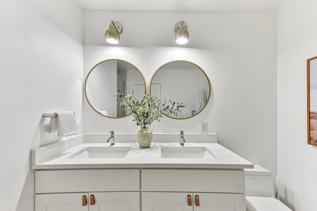 1101 Manlove ST, Austin, TX 78741