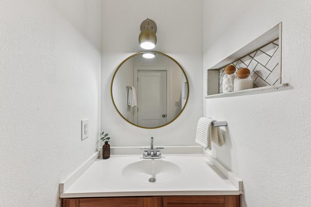 1101 Manlove ST, Austin, TX 78741