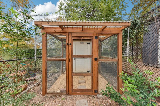 1101 Manlove ST, Austin, TX 78741