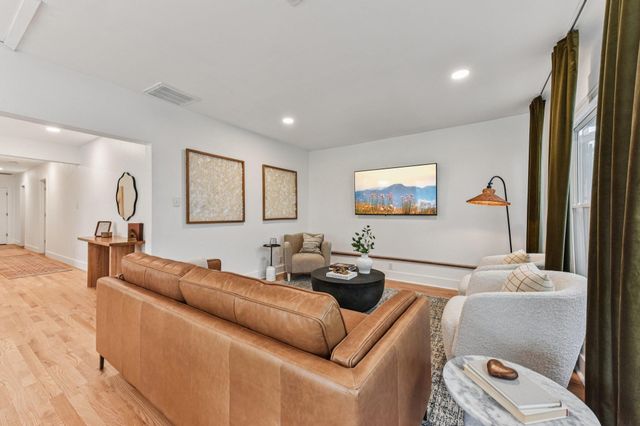 1101 Manlove ST, Austin, TX 78741