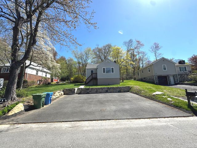 6 Fulton Drive, New Fairfield, CT 06812