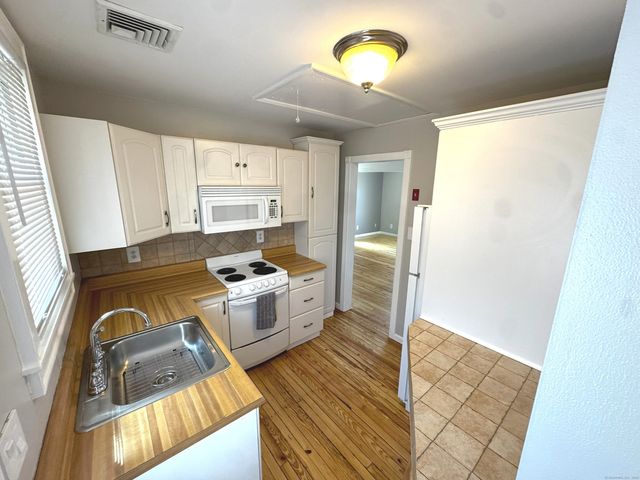 6 Fulton Drive, New Fairfield, CT 06812