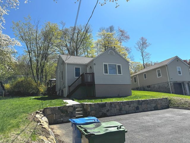6 Fulton Drive, New Fairfield, CT 06812