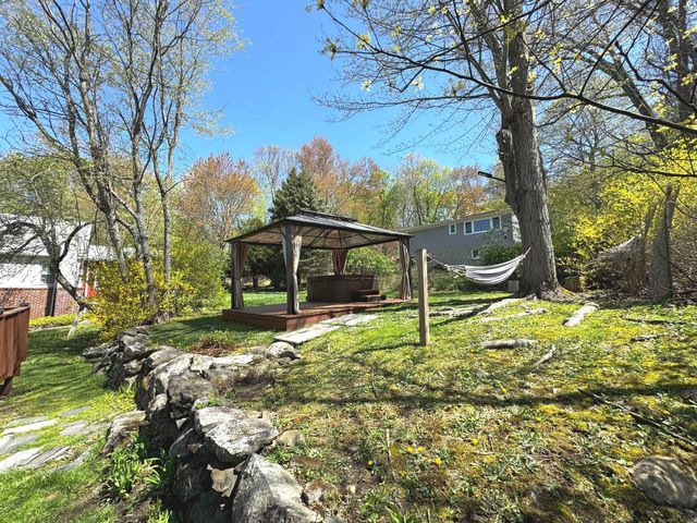 6 Fulton Drive, New Fairfield, CT 06812