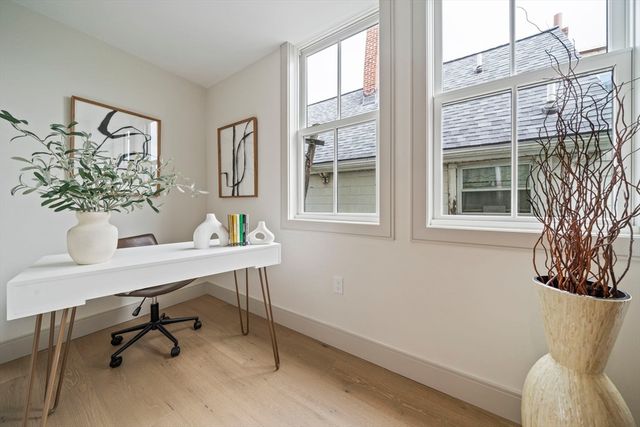 273 Havre 2, Boston, MA 02128