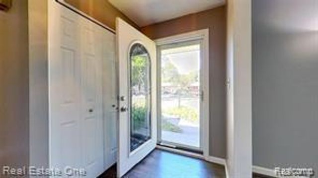 41744 Mae Wood Drive, Sterling Heights, MI 48313