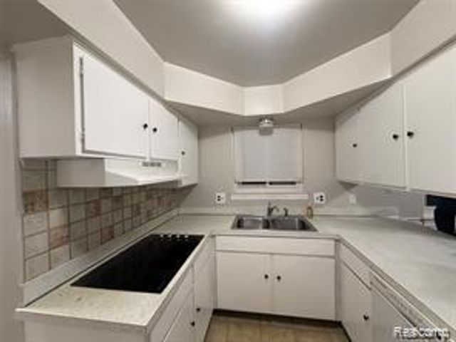 41744 Mae Wood Drive, Sterling Heights, MI 48313