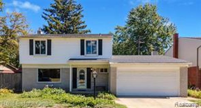 41744 Mae Wood Drive, Sterling Heights, MI 48313