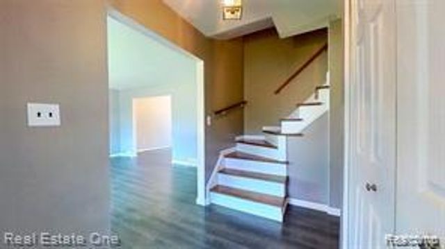 41744 Mae Wood Drive, Sterling Heights, MI 48313