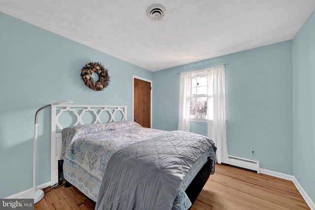 88 WOOSAMONSA RD, Pennington, NJ 08534