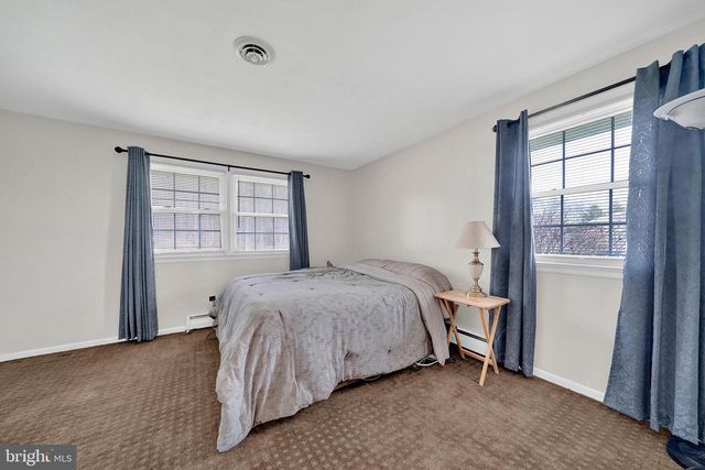 88 WOOSAMONSA RD, Pennington, NJ 08534