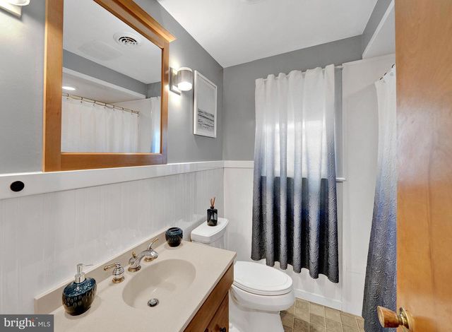 88 WOOSAMONSA RD, Pennington, NJ 08534
