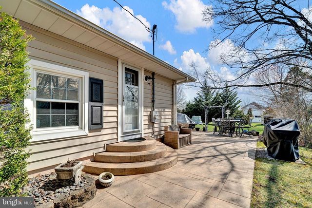 88 WOOSAMONSA RD, Pennington, NJ 08534