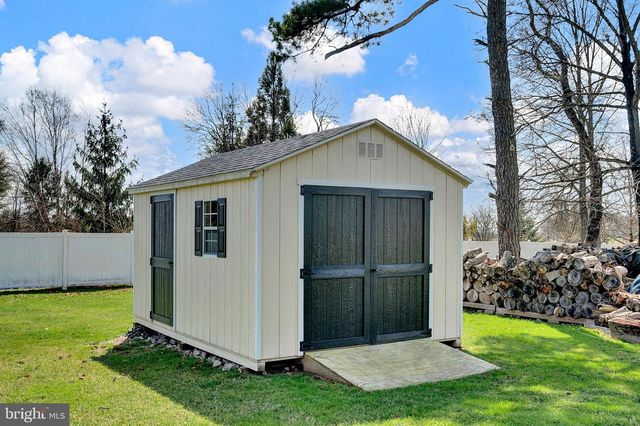 88 WOOSAMONSA RD, Pennington, NJ 08534
