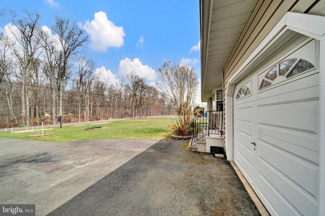 88 WOOSAMONSA RD, Pennington, NJ 08534