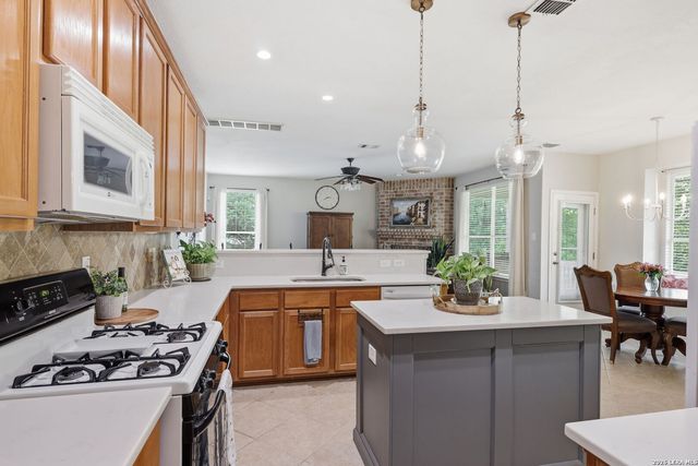 5830 Holbrook Way, San Antonio, TX 78253