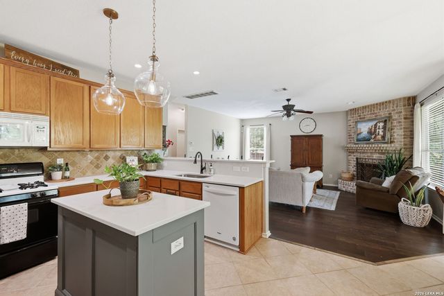 5830 Holbrook Way, San Antonio, TX 78253