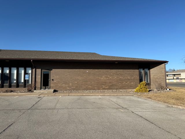 3580 Utica Ridge Road, Bettendorf, IA 52722