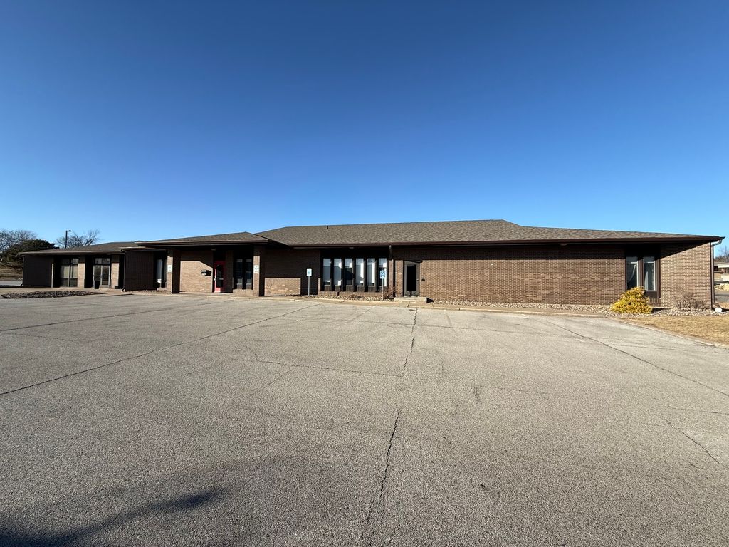 3580 Utica Ridge Road, Bettendorf, IA 52722