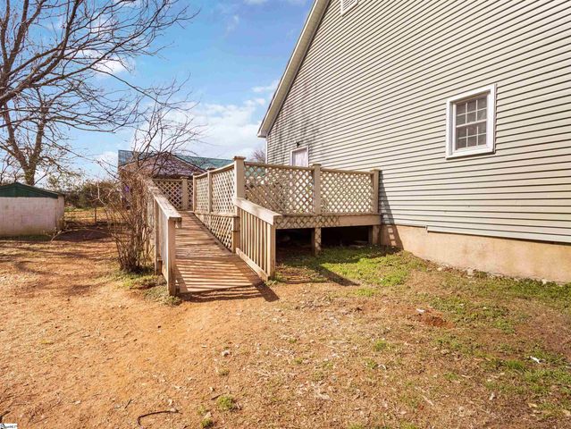 8768 Highway 92, Enoree, SC 29335