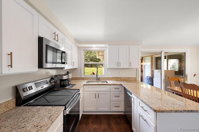 5011 Cecelia Ann Avenue, Clarkston, MI 48346