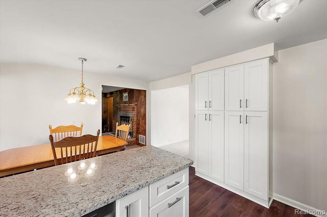 5011 Cecelia Ann Avenue, Clarkston, MI 48346