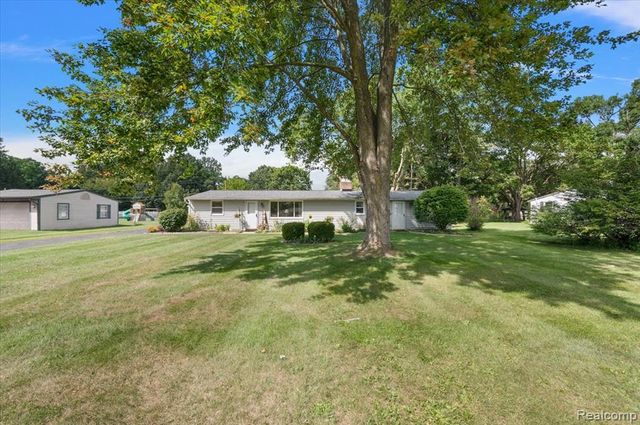 5011 Cecelia Ann Avenue, Clarkston, MI 48346