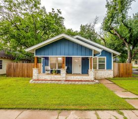 229 W Willingham Street, Cleburne, TX 76033