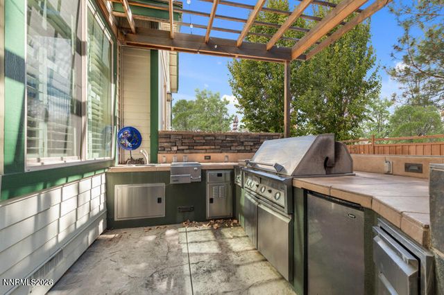 6501 Lonnie Court, Sparks, NV 89436