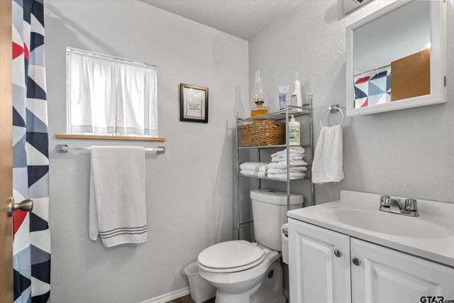 310 North Lake Drive, Murchison, TX 75778