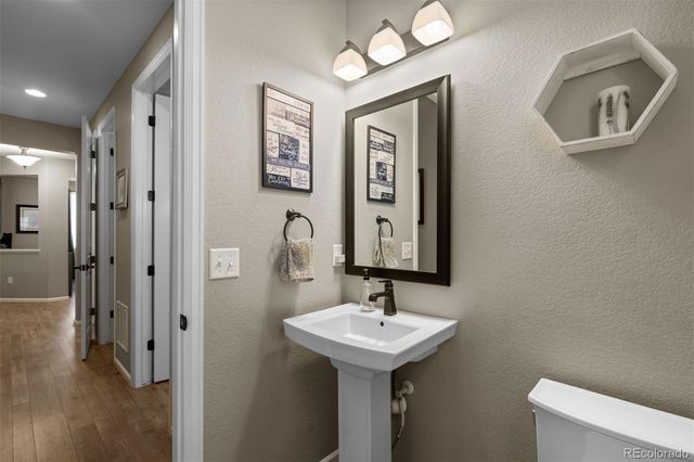 8480 Arapahoe Peak Street, Littleton, CO 80125