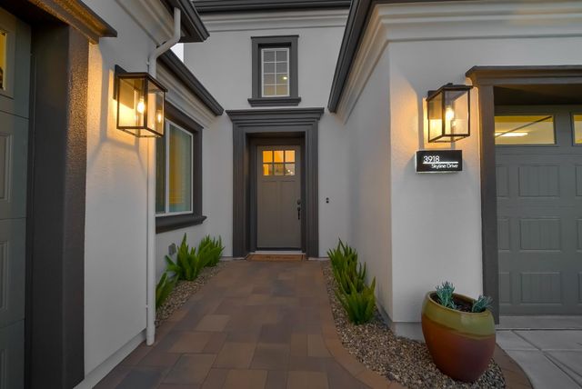 3918 Skyline Dr, Rocklin, CA 95677