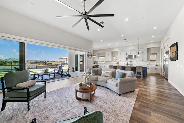 3918 Skyline Dr, Rocklin, CA 95677