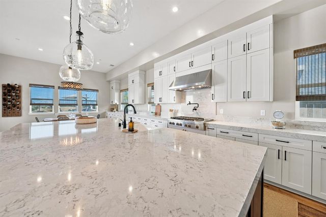 3918 Skyline Dr, Rocklin, CA 95677