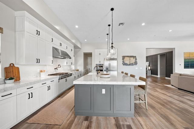 3918 Skyline Dr, Rocklin, CA 95677