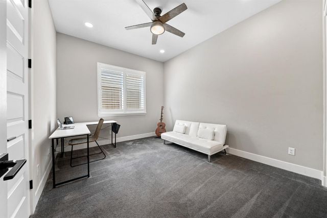 3918 Skyline Dr, Rocklin, CA 95677