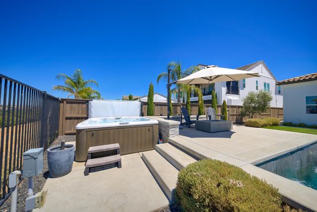 3918 Skyline Dr, Rocklin, CA 95677
