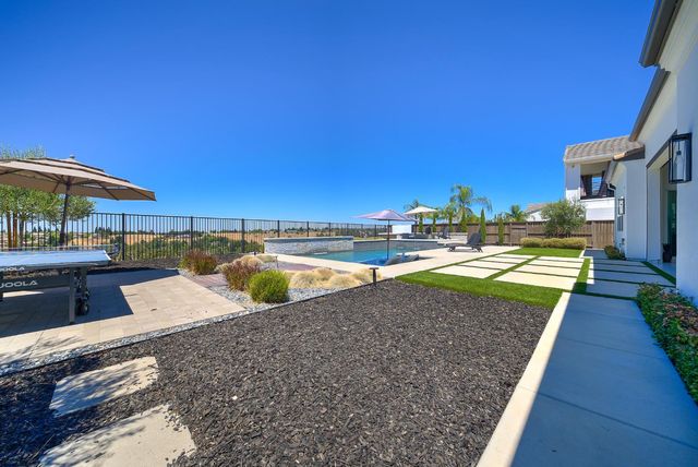 3918 Skyline Dr, Rocklin, CA 95677
