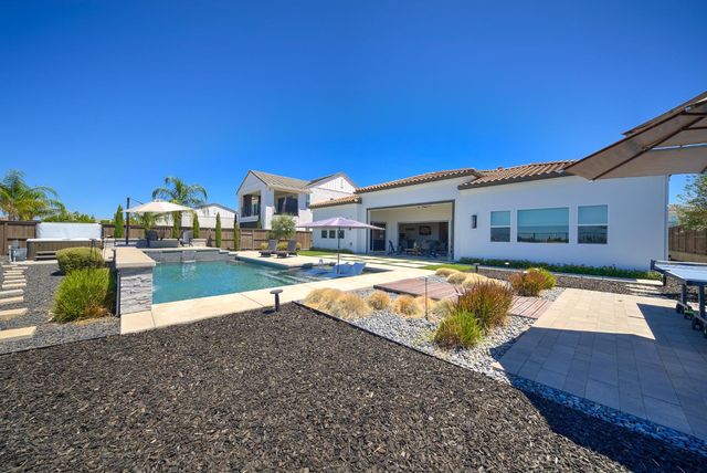 3918 Skyline Dr, Rocklin, CA 95677