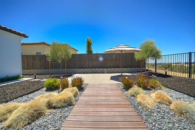 3918 Skyline Dr, Rocklin, CA 95677