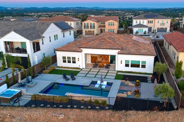 3918 Skyline Dr, Rocklin, CA 95677