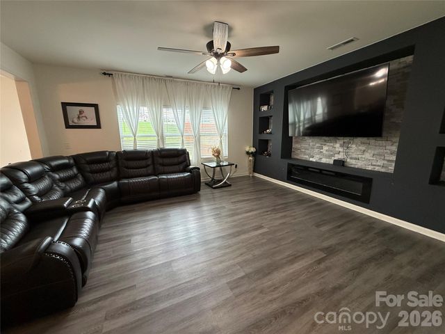 129 Mooring Drive, Statesville, NC 28677