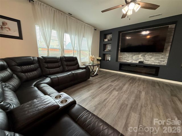 129 Mooring Drive, Statesville, NC 28677