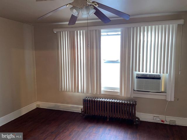 504 23RD PL NE, Washington, DC 20002