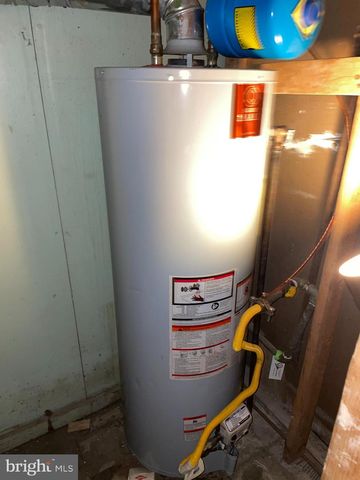 504 23RD PL NE, Washington, DC 20002