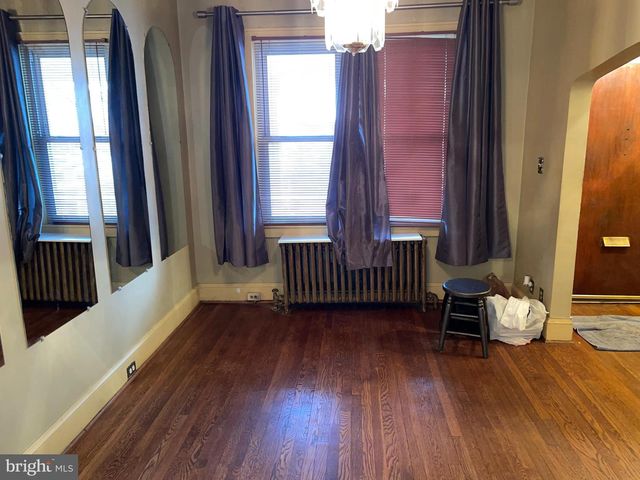 504 23RD PL NE, Washington, DC 20002