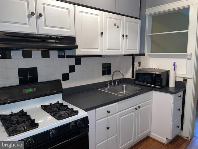 504 23RD PL NE, Washington, DC 20002