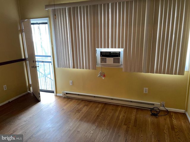 504 23RD PL NE, Washington, DC 20002