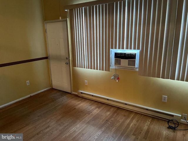 504 23RD PL NE, Washington, DC 20002