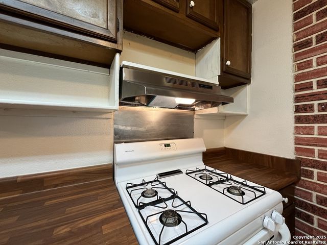 117 Meadow Way, Converse, TX 78109